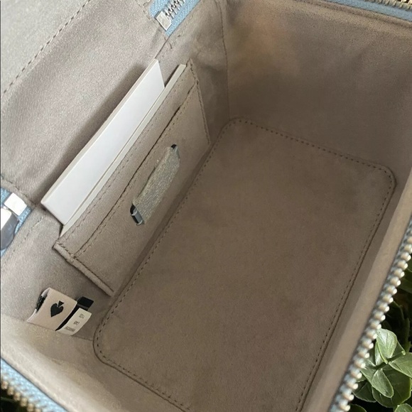 Kate Spade Bon Voyage Off The Grid Trunk crossbody - Picture 9 of 9